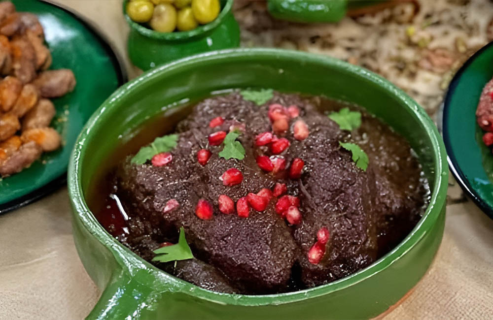 موتن جن در گمج روی سفره