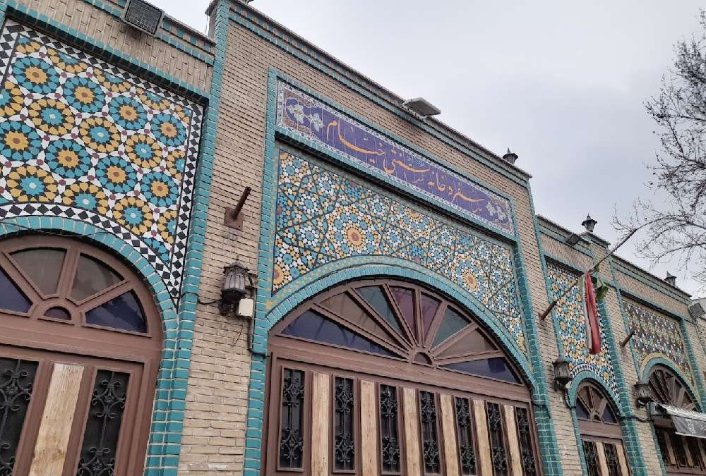 ورودی سفره خانه سنتی خیام از بهترین رستوران های بازار تهران