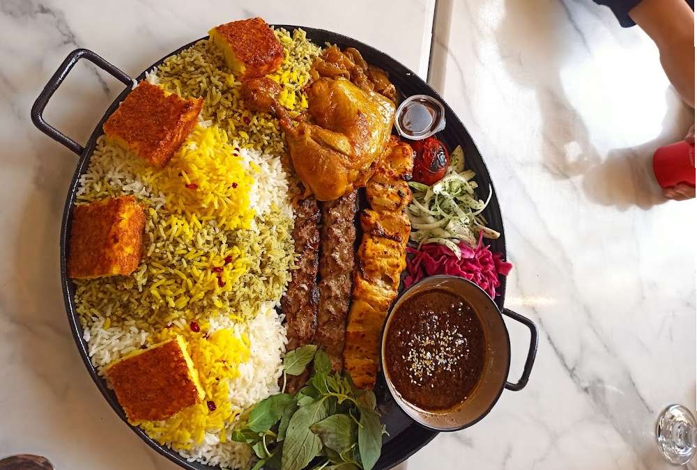 سینی چهارنفره رستوران سدروس شاندیز مشهد