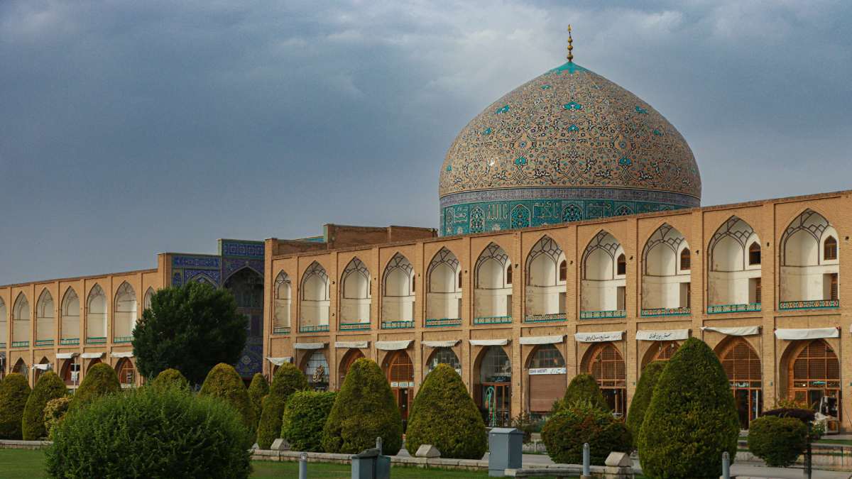 مکان های تاریخی اصفهان؛ راهنمای کامل بازدید از میراث صفوی تا امروز
