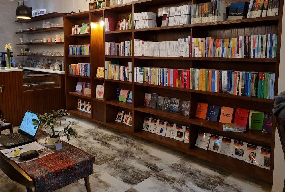 کافه کتاب بی خوابی در مشهد