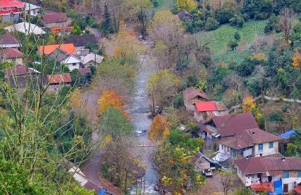 روستای سیاهکلرود در پاییز