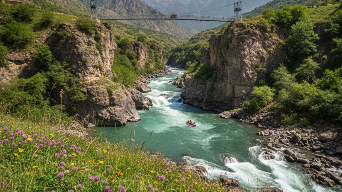 جاهای دیدنی اطراف اصفهان؛ راهنمای کامل ۲۵+ مقصد برای سفر یک‌روزه و اقامت شبانه