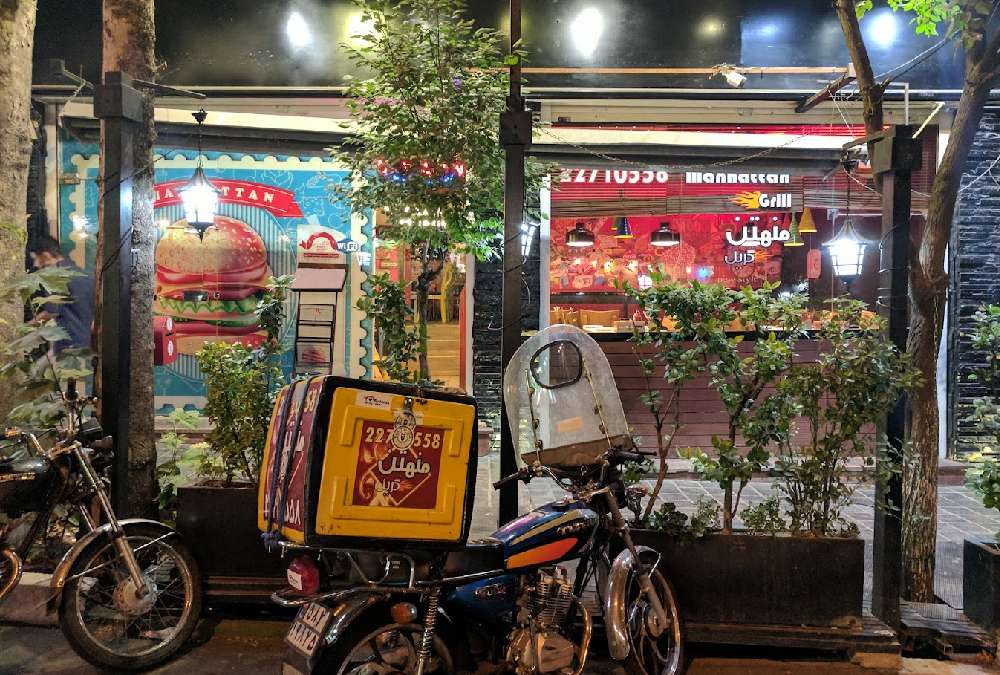 فست فود منهتن گریل دربند از بهترین فست فود شمال تهران