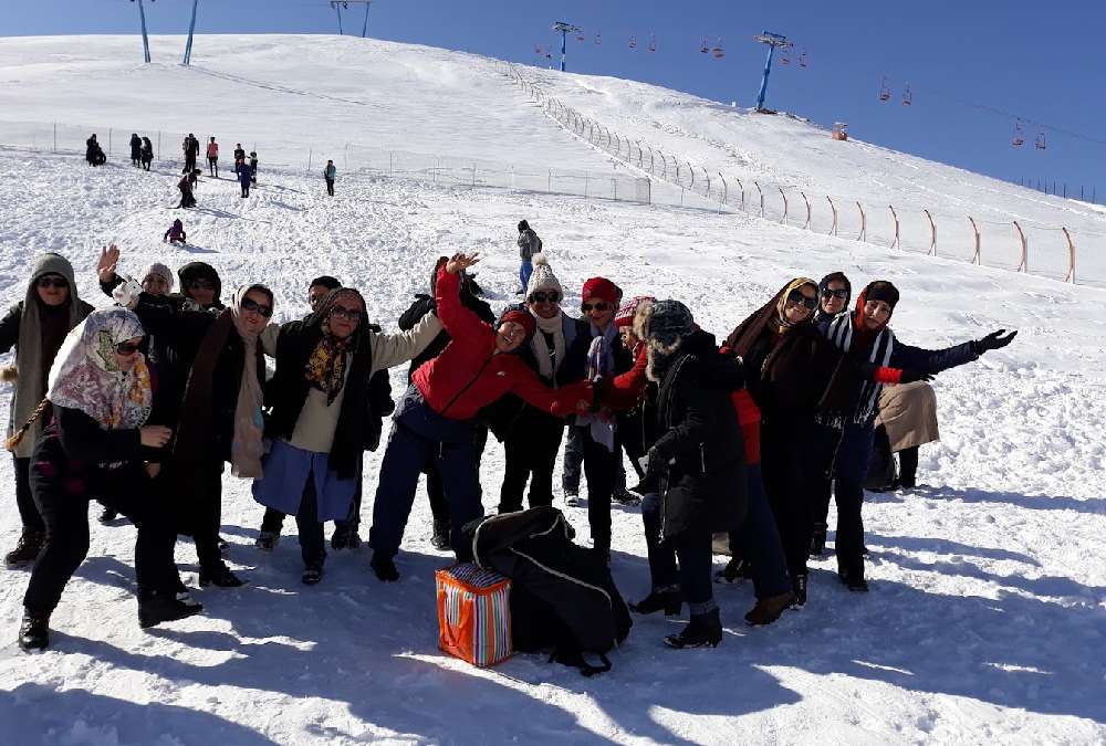 گردشگران در بازدید از پیست اسکی آبعلی تهران