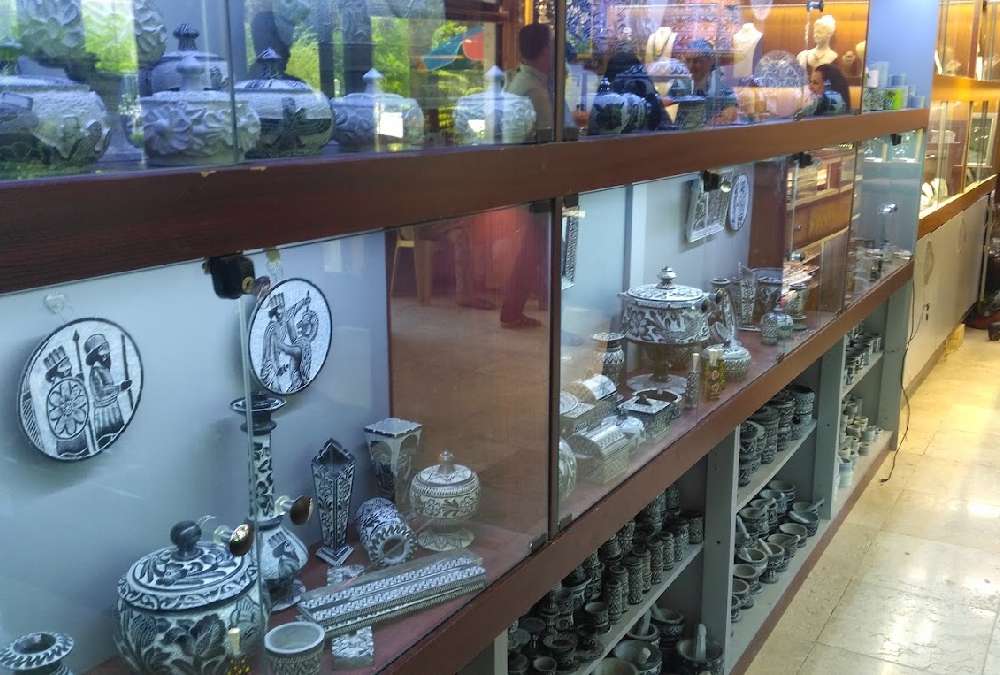 فروشگاه صنایع دستی و سوغاتی آرامگاه فردوسی مشهد