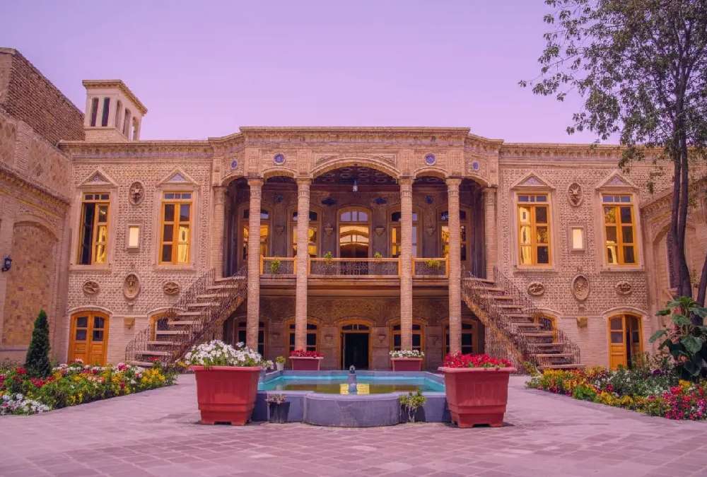 خانه تاریخی داروغه از جاهای دیدنی مشهد