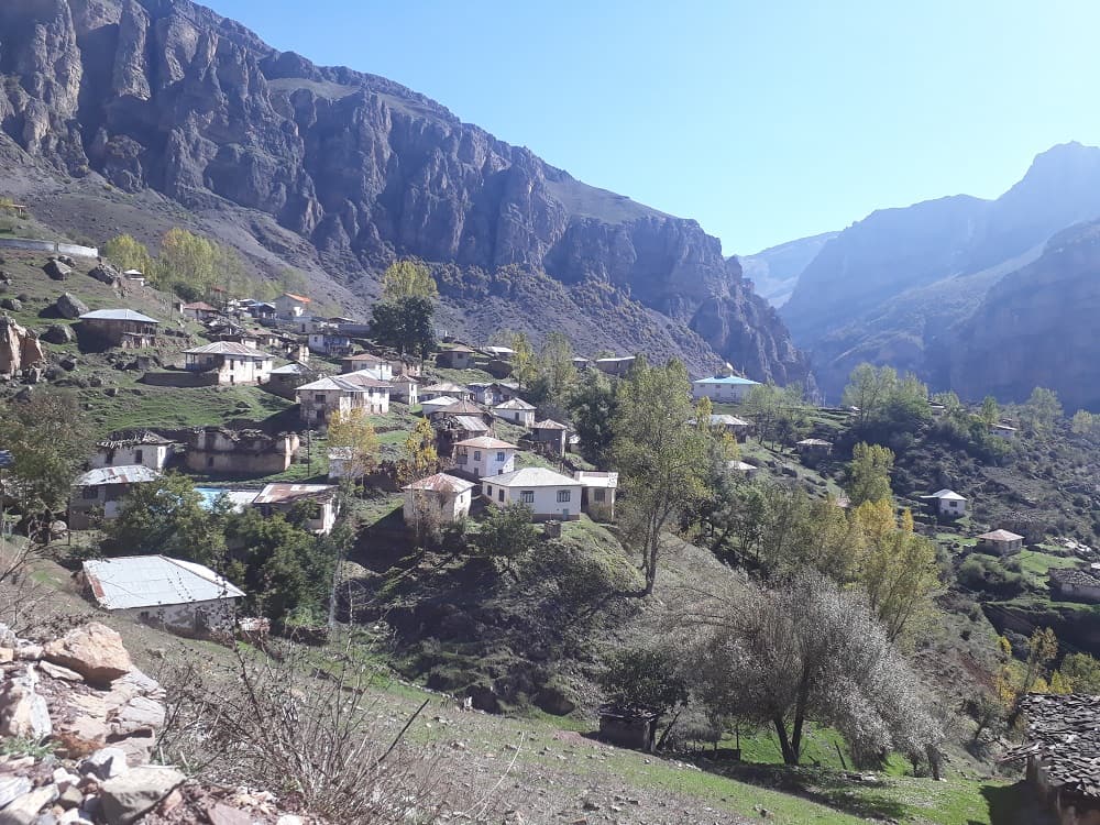 نمایی از طبیعت پاییزی روستای هریجان نزدیک چالوس