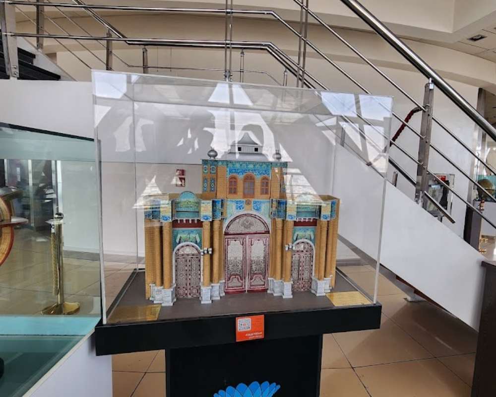 نمایی از آثار هنری موزه شهرداری برج میلاد
