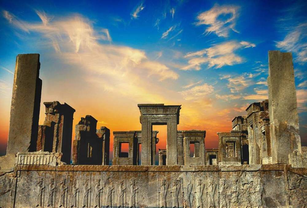 تخت جمشید در غروب آفتاب