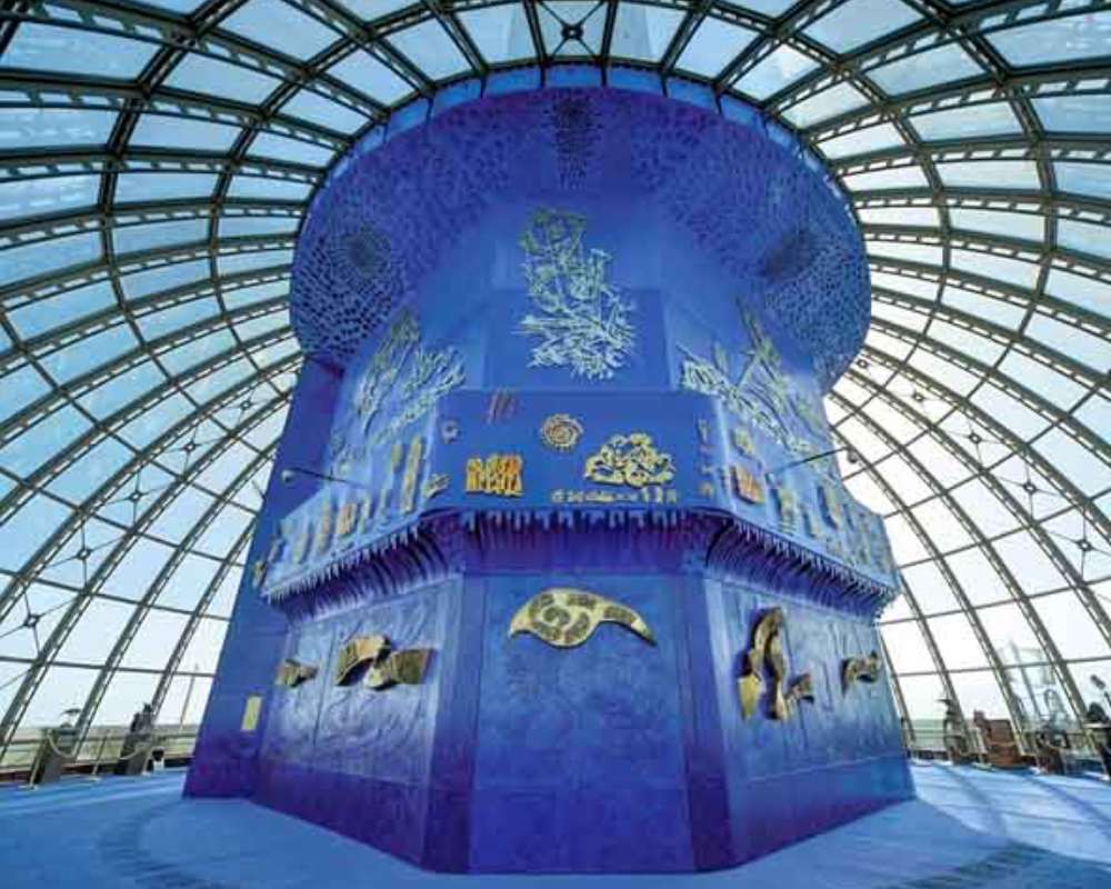 نمایی از گنبد آسمان برج میلاد