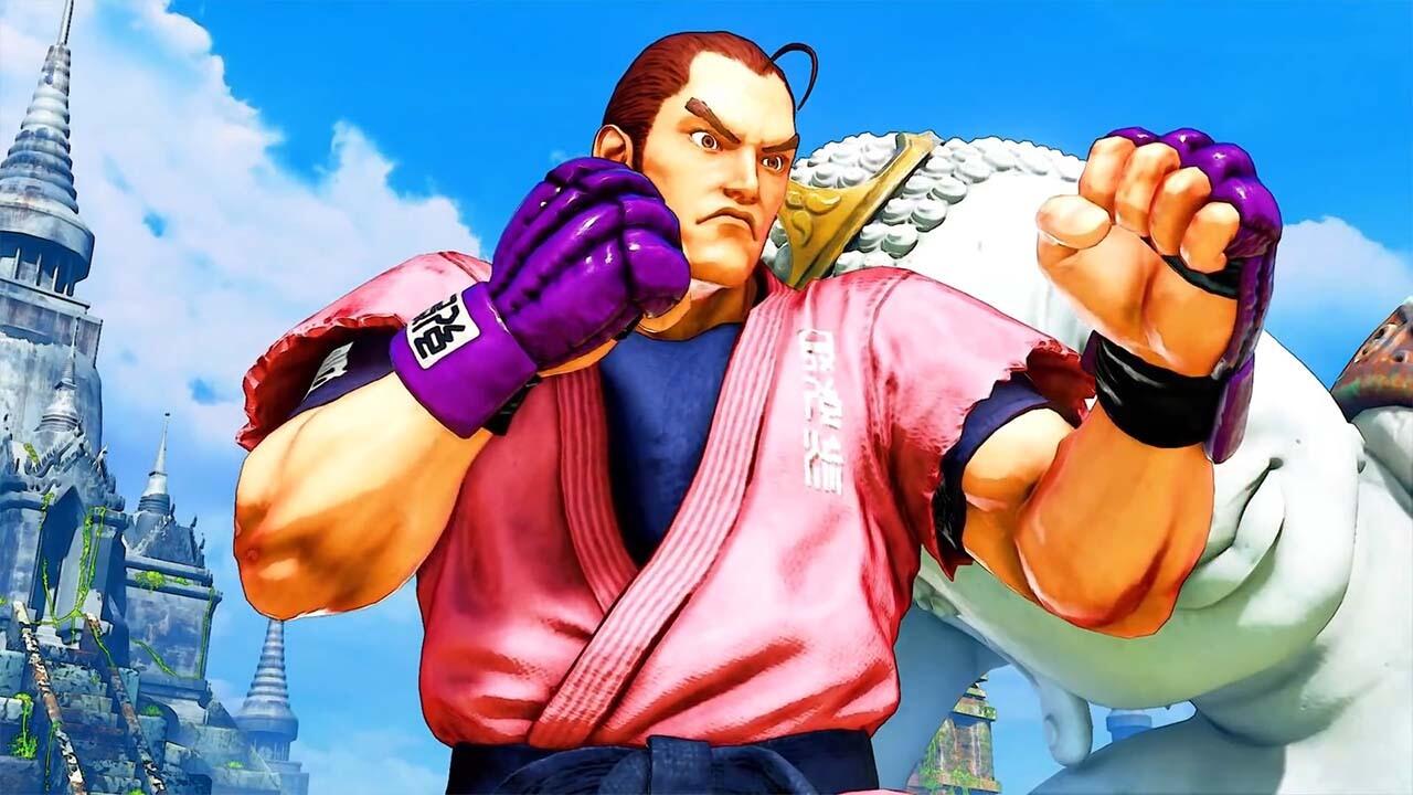 رومن رینز در نقش آکوما