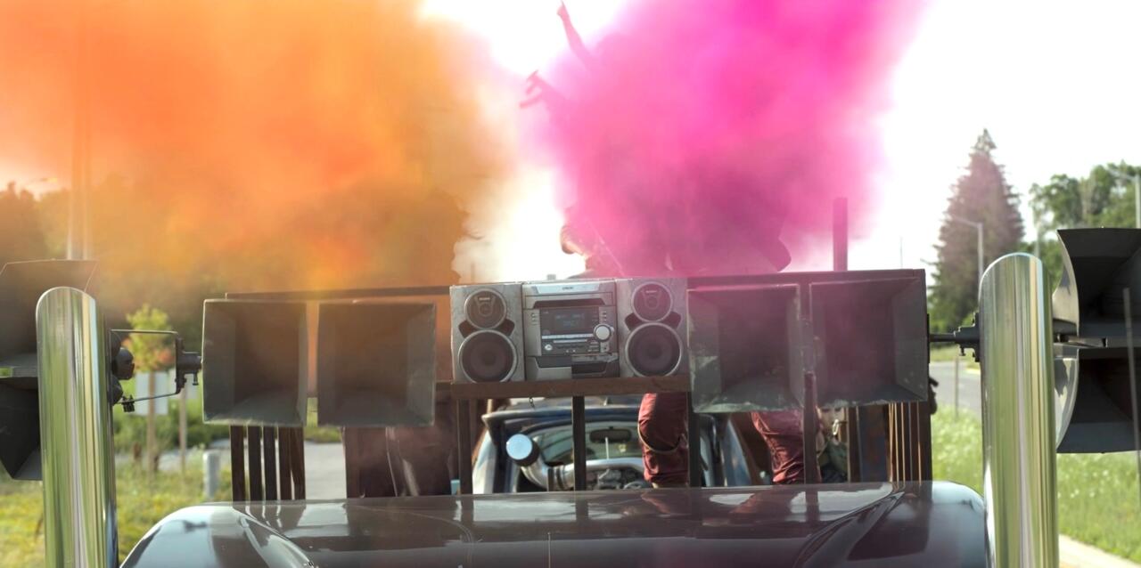 ۱۰. ردپای نارنجی و صورتی