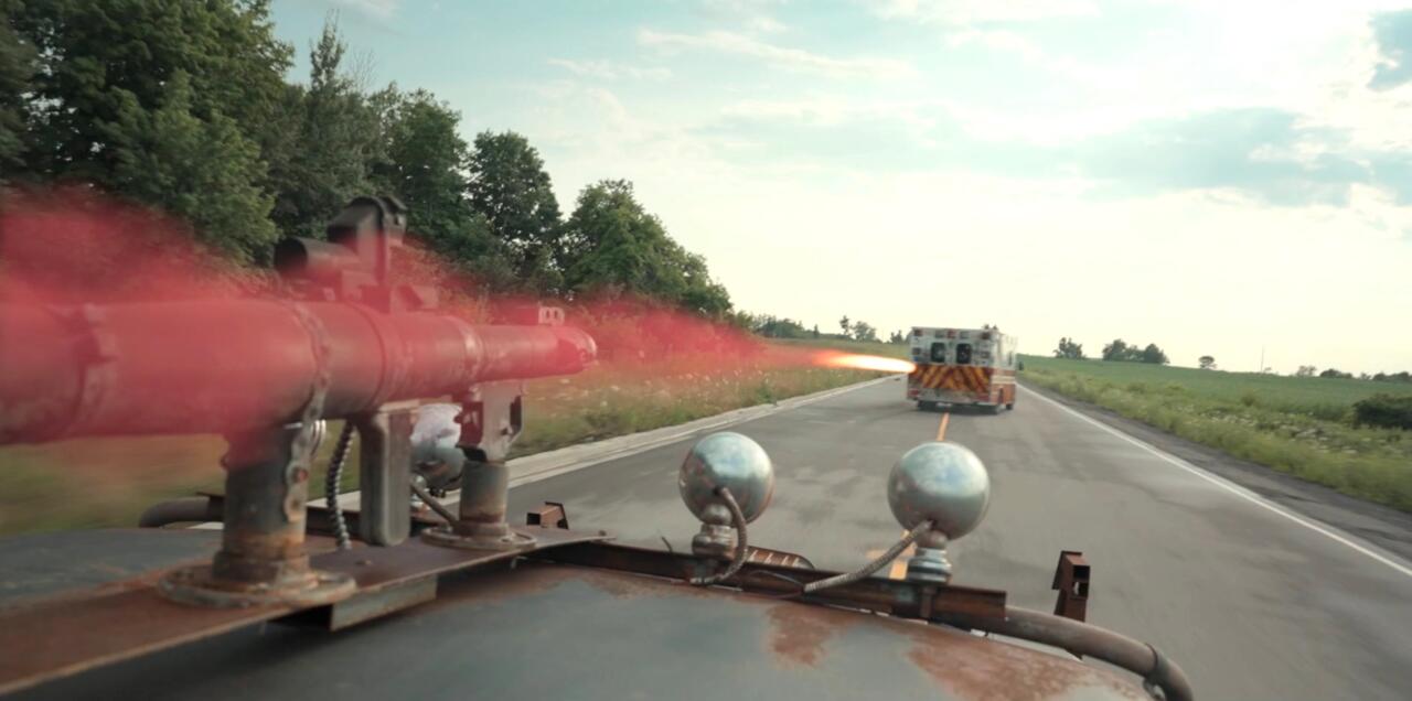 ۱۱. ردپای قرمز