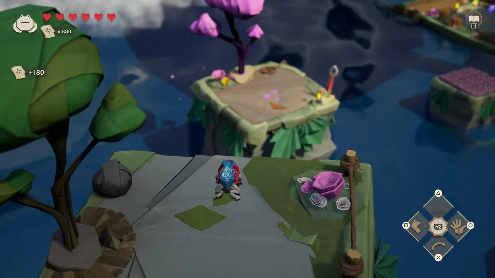 هیرو به عنوان یک میمون اوریگامی که بلوکی را برای پلتفرم کردن از آن در بازی Hirogami هل می‌دهد.