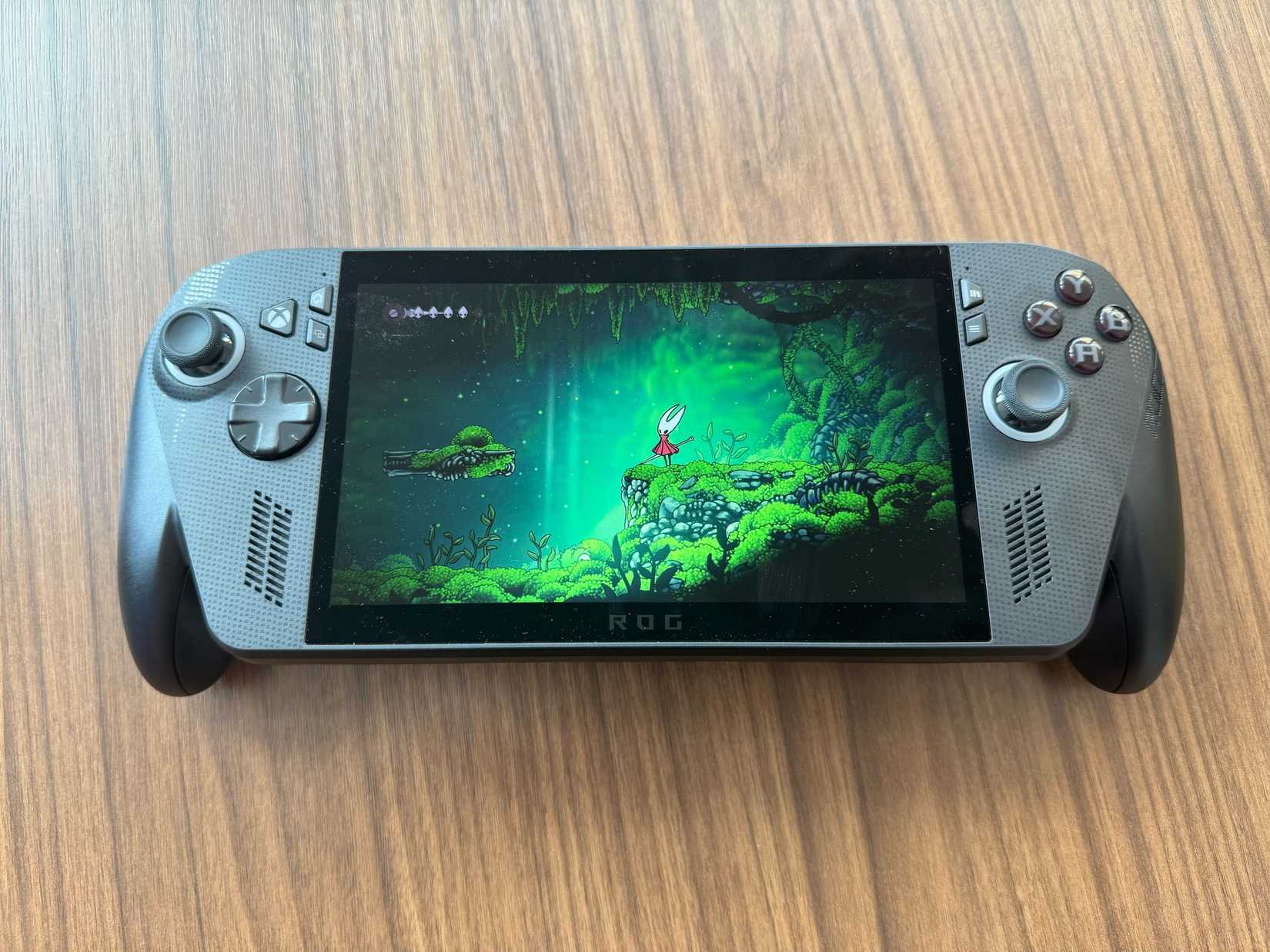 Hollow Knight: Silksong بر روی صفحه نمایش Xbox ROG Ally ظاهر می‌شود.