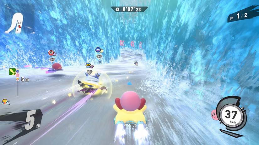 یک وادل دی به سمت یک تخته امتیاز در Kirby Air Riders میلغزد.