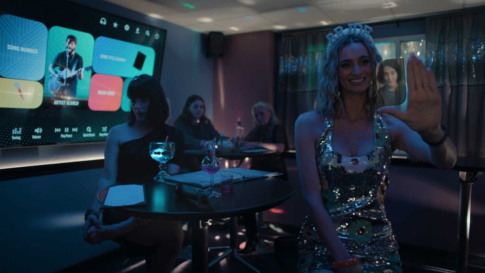 مهمانی مجردی اینگرید در فصل چهارم Upload