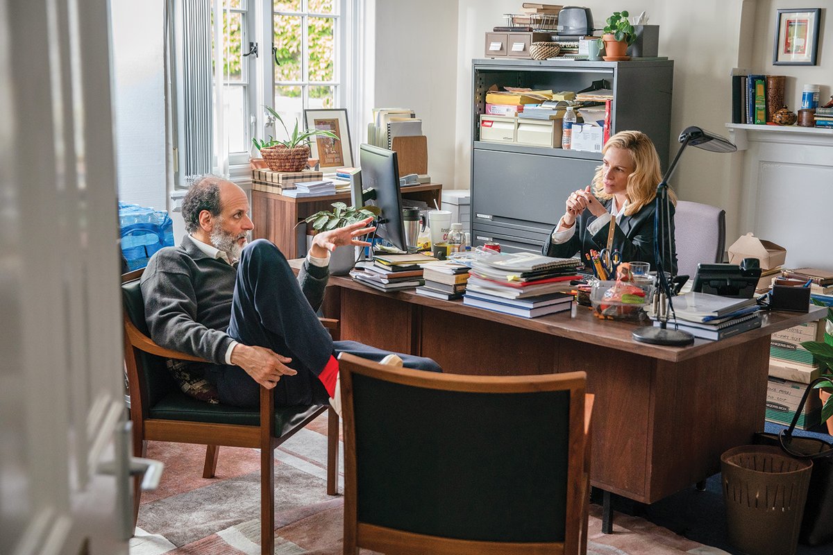 رابرتز با پوشیدن ژاکت در ونیز.