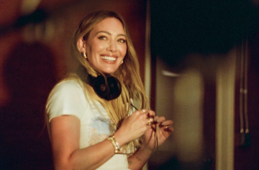 هیلاری داف به Atlantic Records پیوست و مستند بازگشت به موسیقی را آماده می‌کند